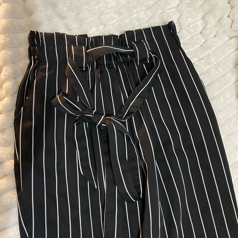 Stripped paper bag pants with pockets and belt